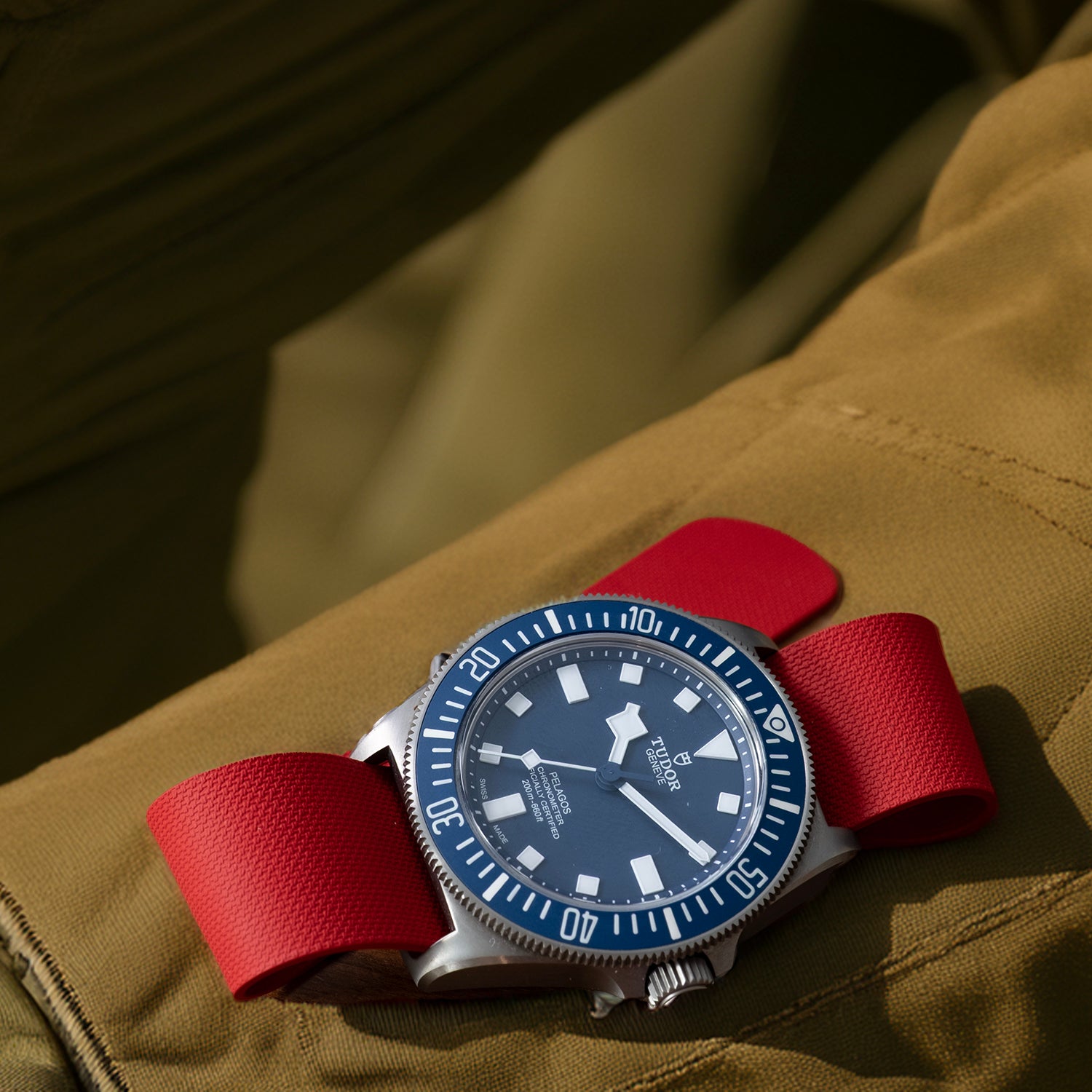 Bracelet FKM une pièce rouge